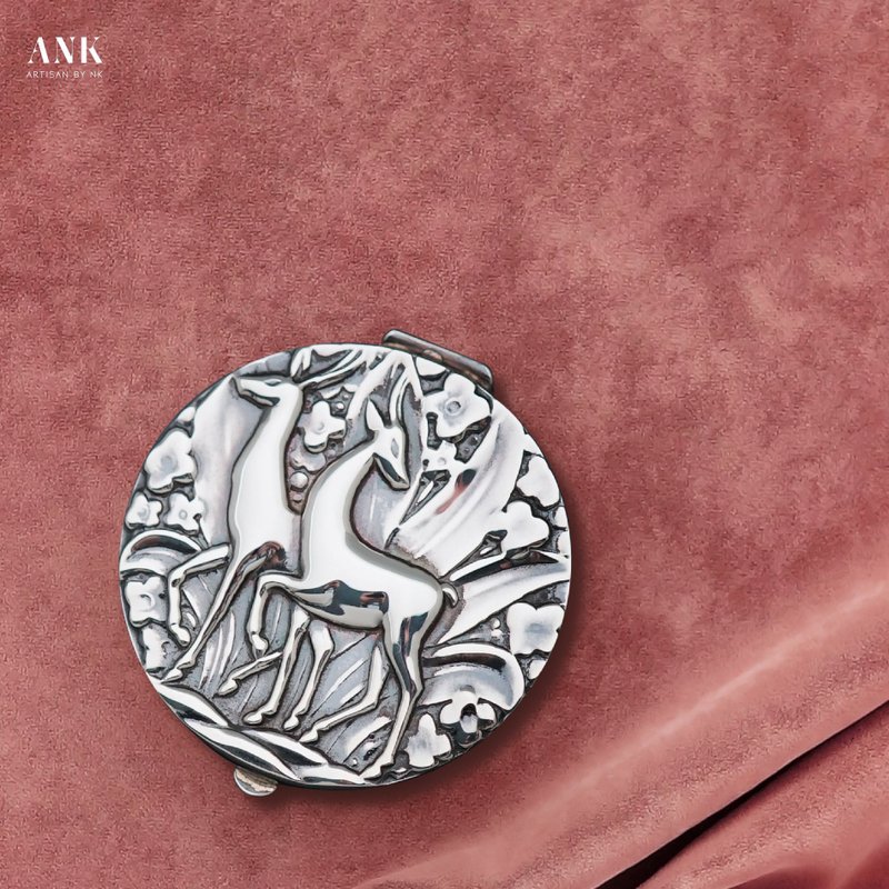 Classic Silver Lover Deer Pill Box - 收納箱/收納用品 - 其他金屬 銀色