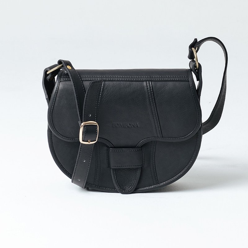 Colombian chic black color carriel saddle bag in pure leather - กระเป๋าแมสเซนเจอร์ - หนังแท้ สีดำ