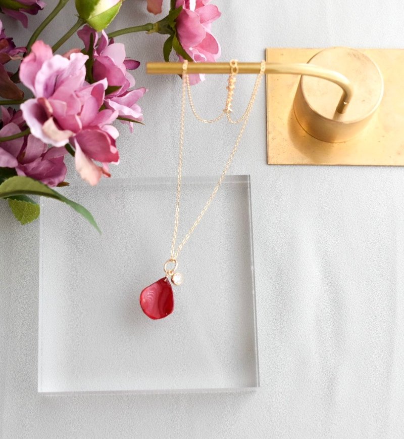 Real Rose Petal Necklace 14kgf - Necklaces - Other Materials Red