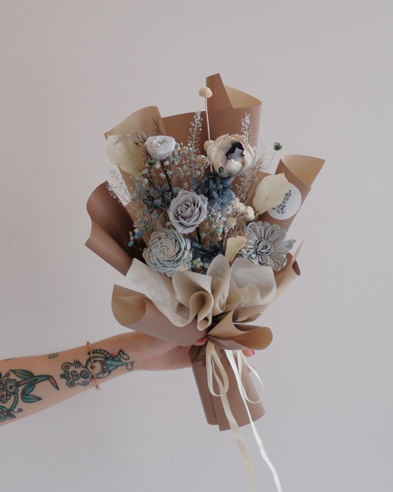 Heart of the Ocean Preserved Flower Bouquet Blue Bouquet - ช่อดอกไม้แห้ง - พืช/ดอกไม้ สีน้ำเงิน