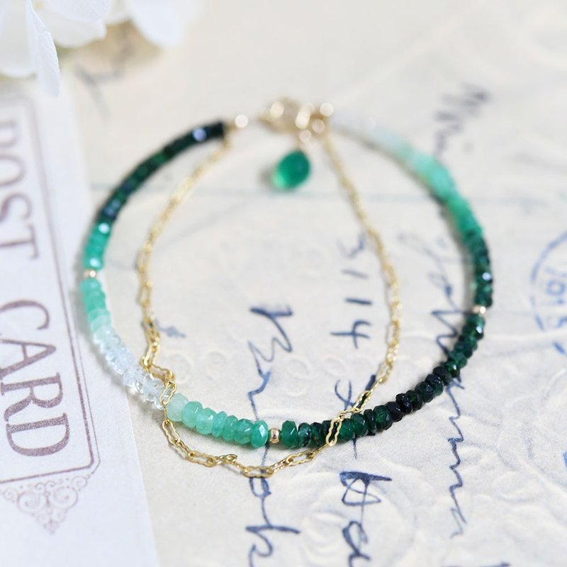 Small Stone gradation emerald and design chain double bracelet that symbolizes wisdom May birthstone - สร้อยข้อมือ - เครื่องเพชรพลอย สีเขียว