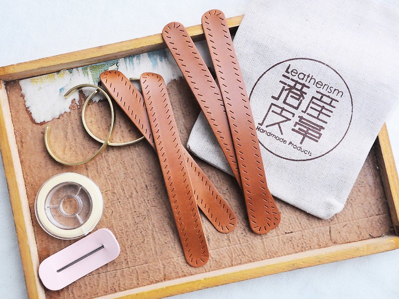 [Leather Bangle (1 Pair)] Leather Bangle (A Pair)-Orange Brown TAN Leather Material Pack Free Embossed Leather Hand Bangle Couple Hand Bangle Leather - เครื่องหนัง - หนังแท้ สีส้ม