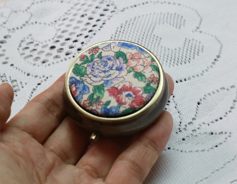 Purple rose bronze round compartment pill box mini carry-on small item storage box pill box - Storage - Other Metals 