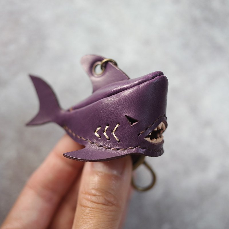 ONE+ Bruce shark Key holder - ที่ห้อยกุญแจ - หนังแท้ สีม่วง