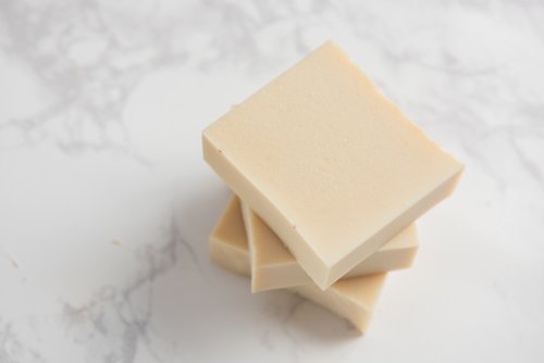 YaSOAP 牛樟芝冷製手工皂丨牛樟芝丨所有膚質適用