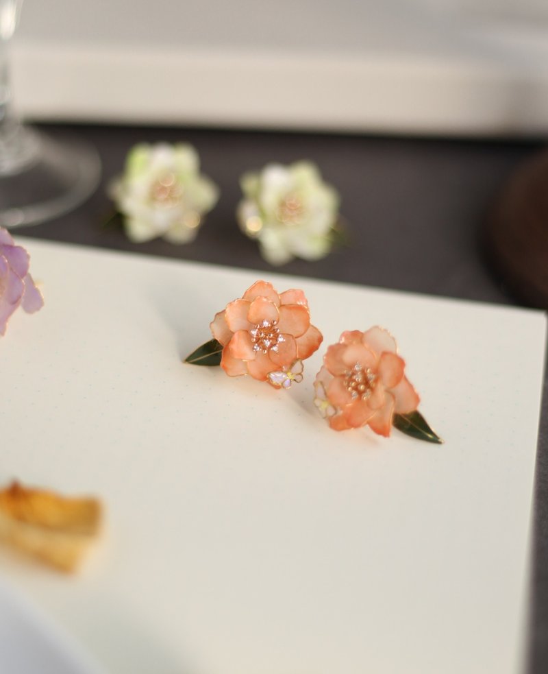 Rose and Butterfly•Orange - Handmade resin earrings and Clip-On gifts - ต่างหู - เรซิน สีส้ม