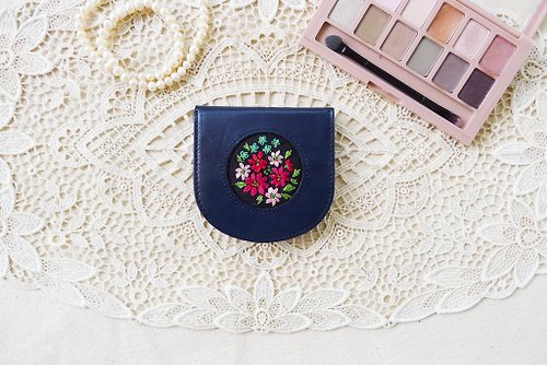 puremorningvintage 80s Vintage Handmade Petit point flowers hand embroidery leather coin purse