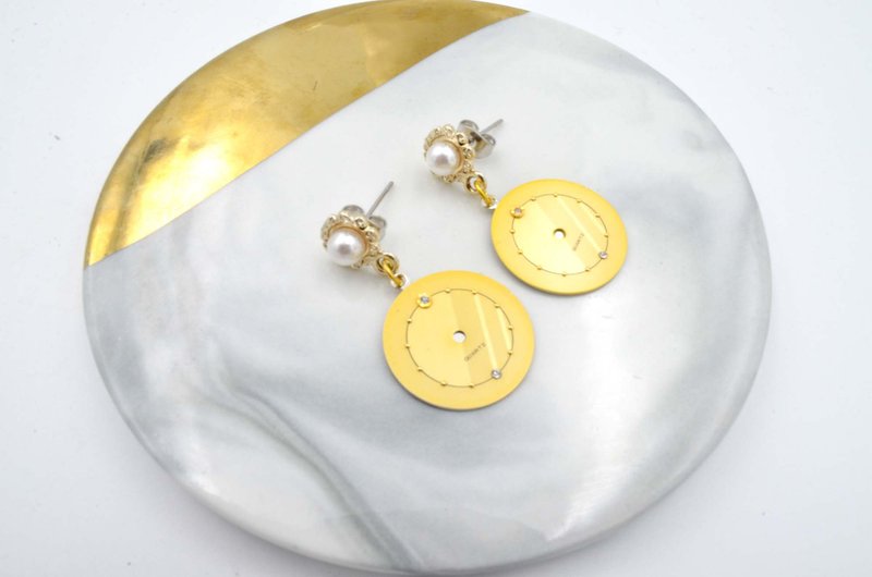 金色古董錶面耳環  Golden Vintage Dial Earrings - 耳環/耳夾/耳骨夾 - 其他金屬 金色