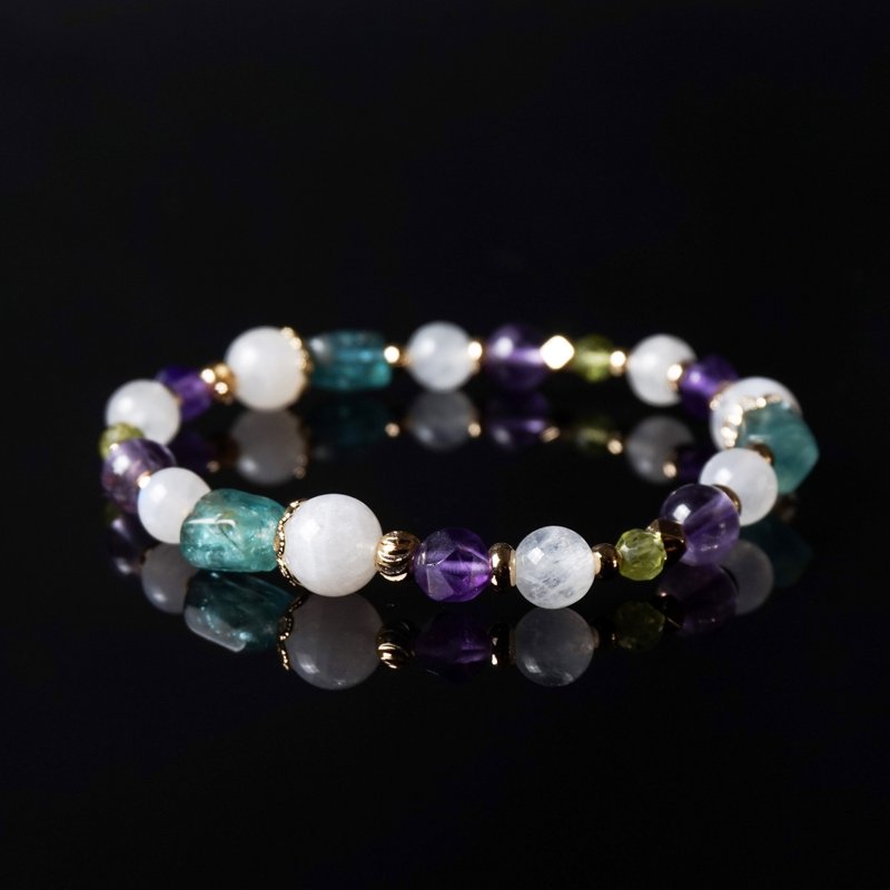 Mermaid Fantasy // Moonstone Amethyst Stone Blue Stone Bracelet // Inner Healing and Calmness - สร้อยข้อมือ - คริสตัล สีม่วง