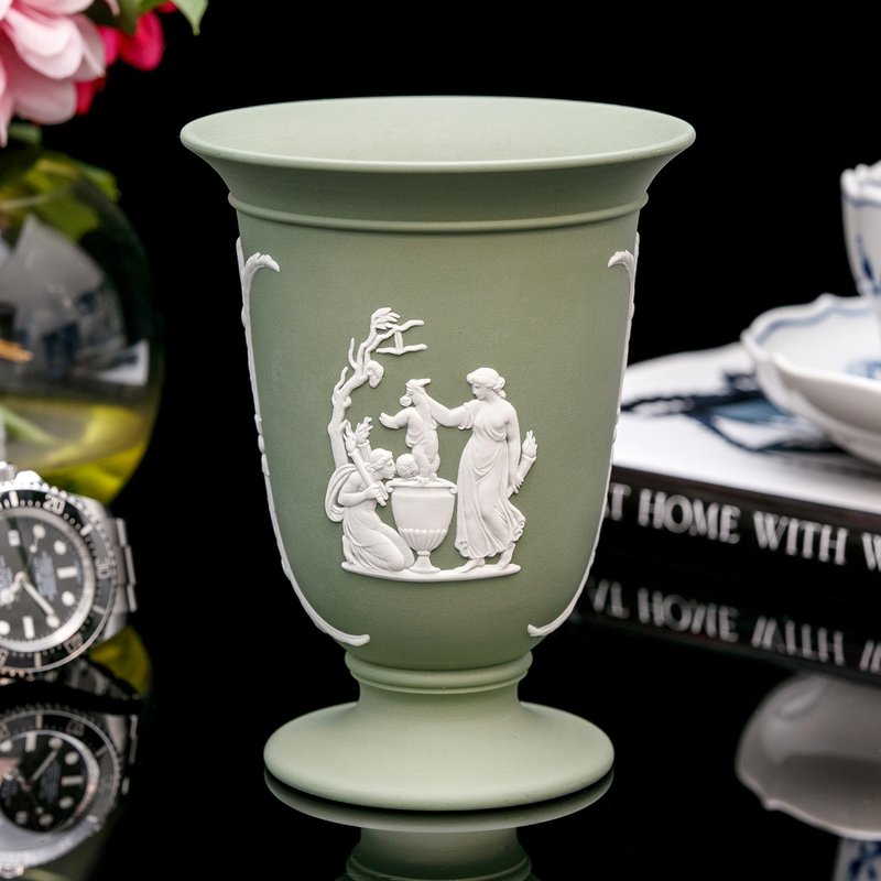 Wedgwood 母愛浮雕1967年典雅古典陶瓷裝飾客廳插花花瓶 - 花瓶/花器 - 瓷 