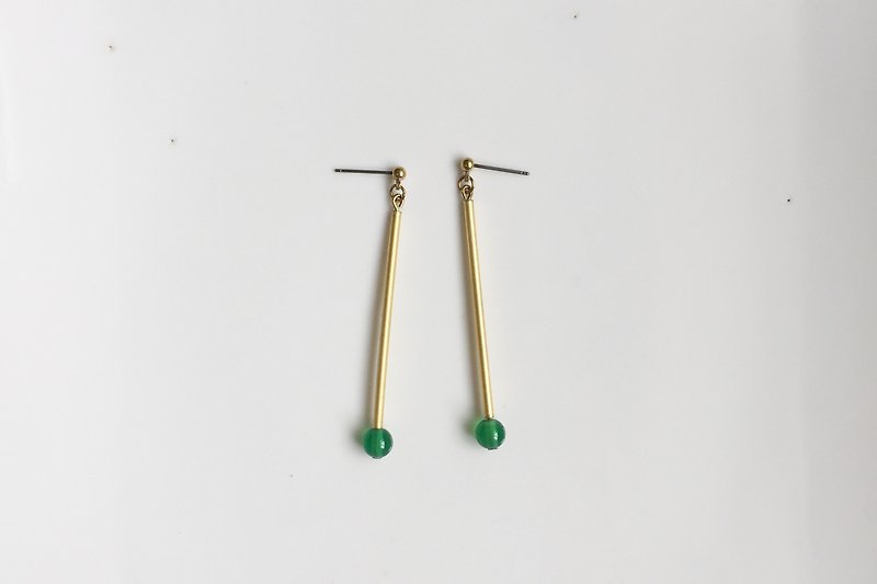 Drummer brass green agate shape earrings - ต่างหู - โลหะ สีเขียว