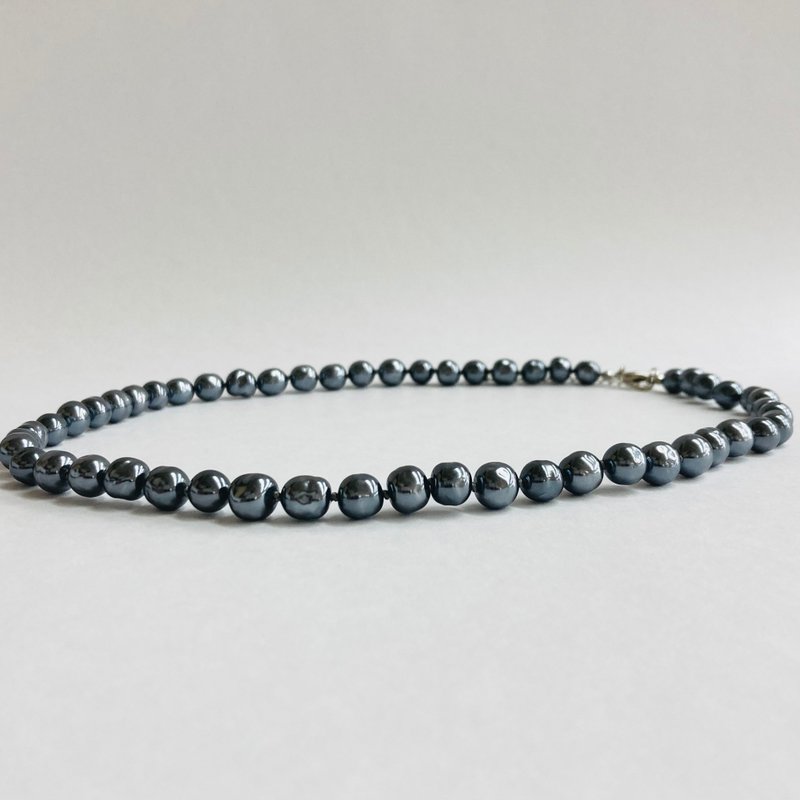 Glass baroque pearl all knot medium necklace / approx. 8mm approx. 50cm / gunmetal / made in japan - Necklaces - Glass Black