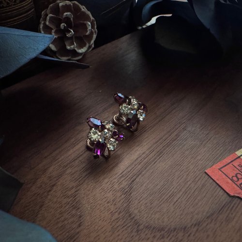 閣樓古董珠寶 Attic Vintage Jewelry & Antique 秀氣紫晶包巾耳栓