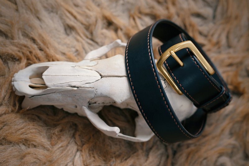 Cool Western Full Grain Leather Belt / Custom Mens Leather Viking Belt - เข็มขัด - หนังแท้ สีดำ