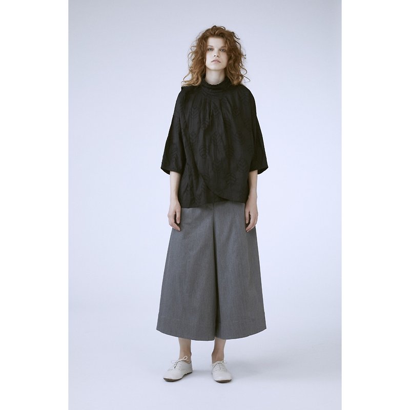 1702B3015 (asymmetrical collar collar shirt) - เสื้อผู้หญิง - ผ้าฝ้าย/ผ้าลินิน 