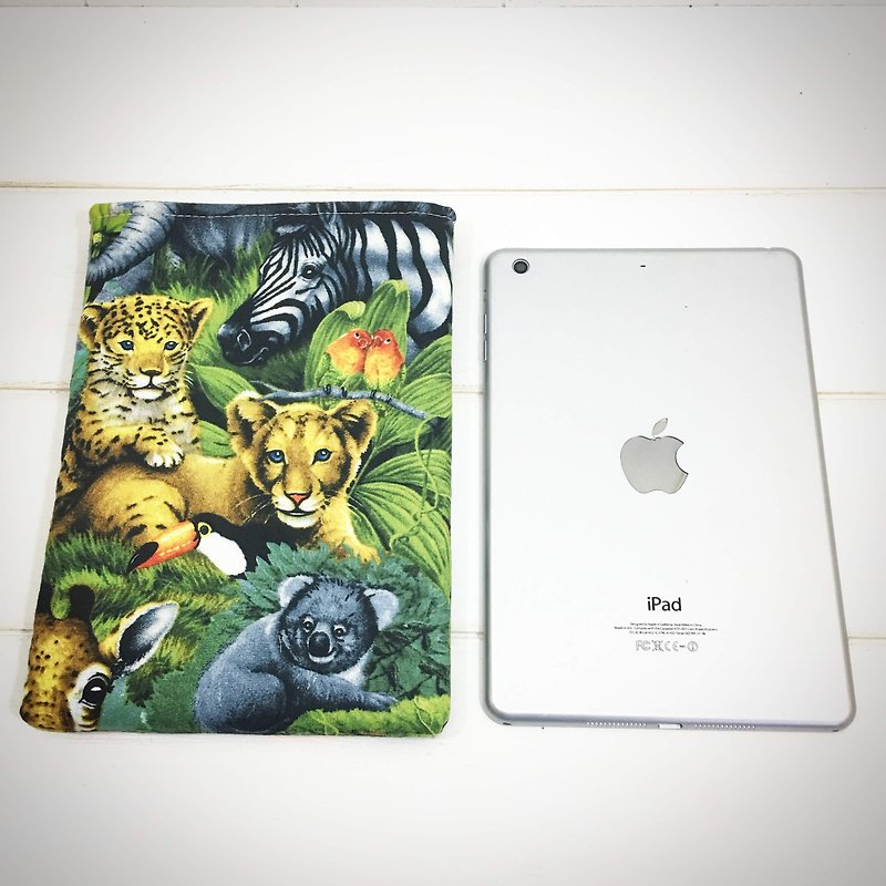 |R• | Fastest iPad | Fantasy ZOO | U-Flat Bag/Tablet Cover | 7.9吋 - Tablet & Laptop Cases - Cotton & Hemp 