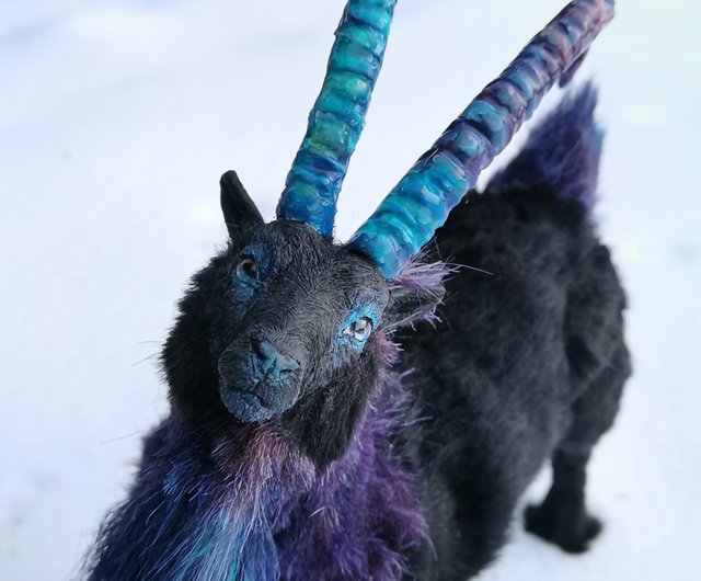 山羊座のファンタジー動物のぬいぐるみ！ポーズを取れるアート