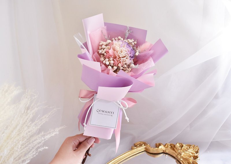 Carnation Korean style bag bouquet gift dry bouquet graduation gift Valentine's Day bouquet dry flower - Dried Flowers & Bouquets - Plants & Flowers Pink