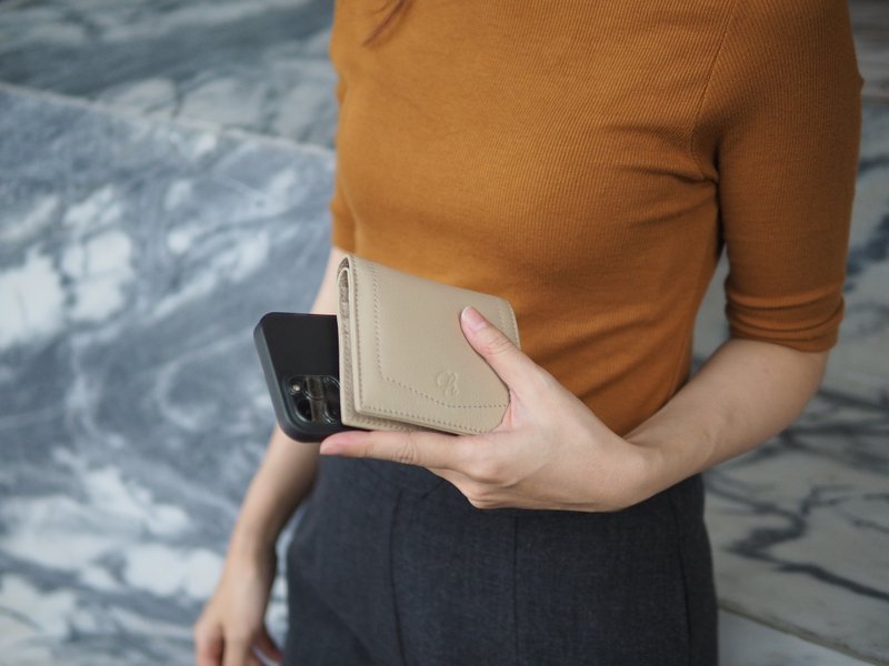 Hannah (Beige) : Small leather short wallet, folded wallet, Slim, Beige cream - กระเป๋าสตางค์ - หนังแท้ สีกากี