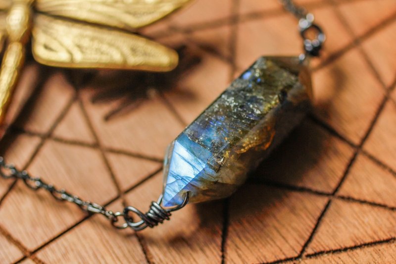 Blue Halo Labradorite Double Spinel Column (Large) Heart Shaped Clavicle Chain/Choker - สร้อยคอ - เครื่องเพชรพลอย สีน้ำเงิน