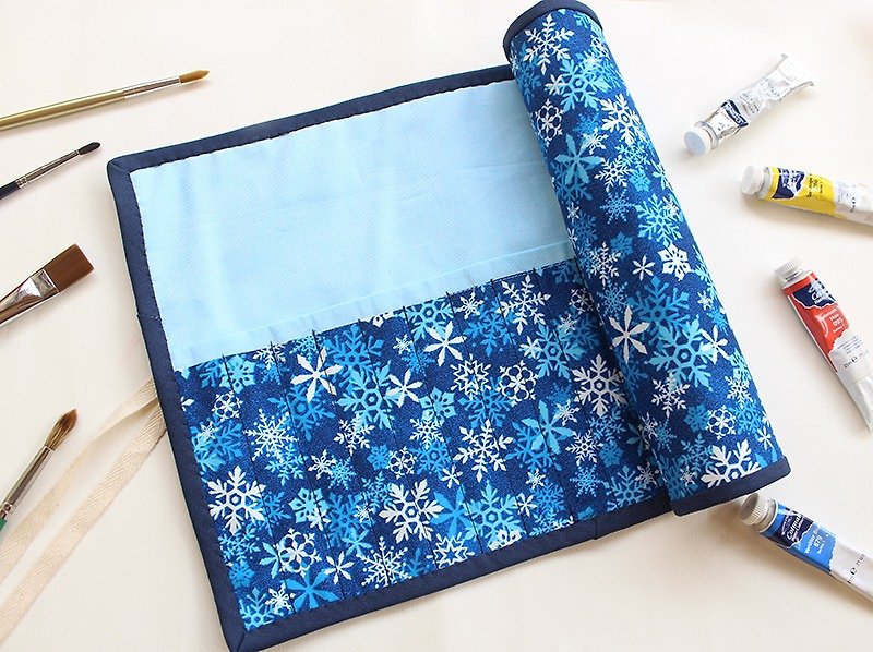 Videos snowflake pattern with bag / pouch Pencil tool was piping Volume Chemicals ー su Drawing tool ERI - Pencil Cases - Cotton & Hemp 