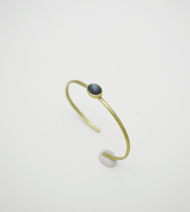 Simple small stone-Labradorite‧Brass Bangle - Bracelets - Copper & Brass Gold