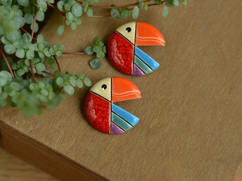 Toucan ceramic pin - 胸針 - 陶 紅色