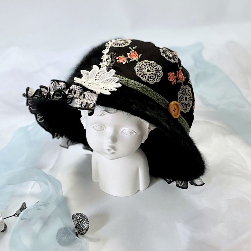 鐘形帽cloche / 圓頂盆帽 毛帽 拼接手工蕾絲帽子 禮帽 - 帽 - 其他材質 黑色