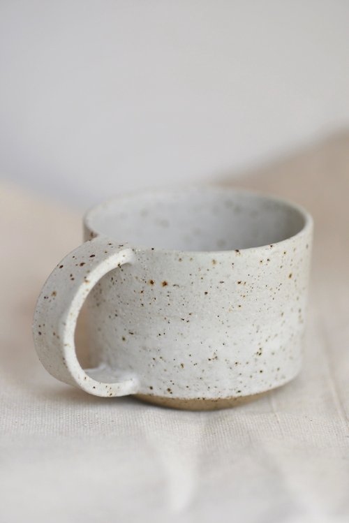 asmy ceramics 手造斑點陶土咖啡杯 | 角底款