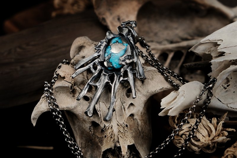 [Mountain Skeleton Period] Quiet Wave Shadow-Pyrite and Turquoise Necklace - สร้อยคอ - เงิน สีเงิน