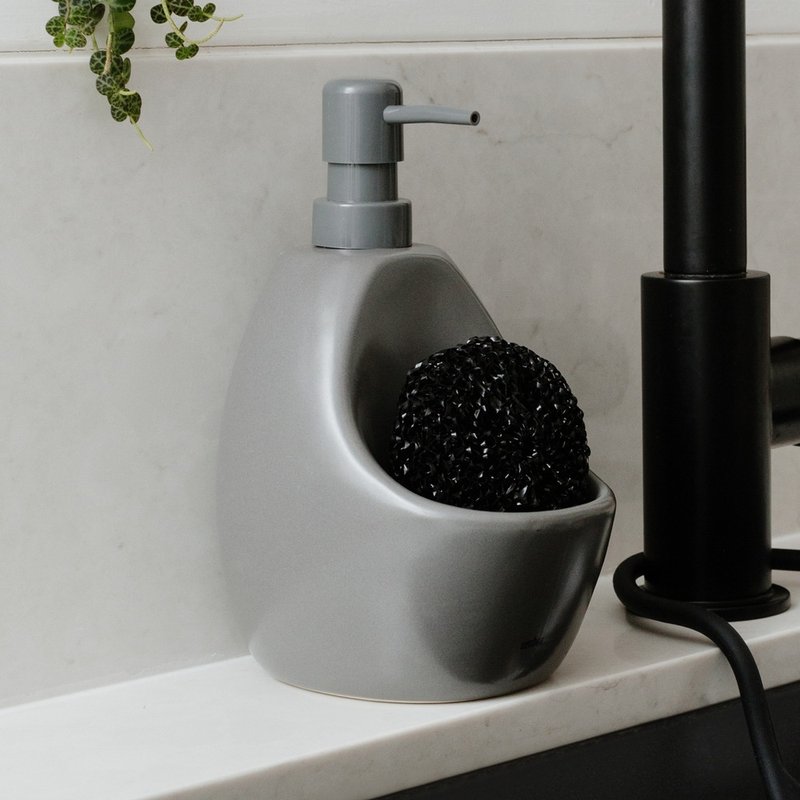 【Umbra】刷具+石陶洗手乳罐(昏灰590ml) | 按壓瓶 - 衛浴用品/浴室收納 - 其他材質 白色