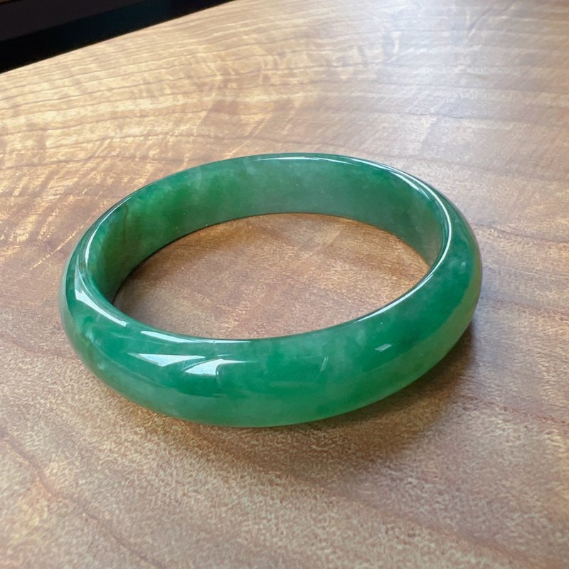 Icy Jadeite Bangle, Verdant Hue | Size 18.5 | Natural Grade A Burmese Jadeite | Gift Idea - สร้อยข้อมือ - หยก สีเขียว