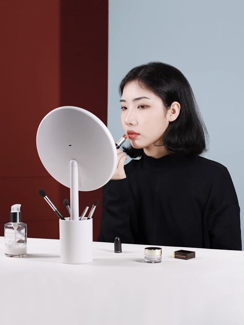 筆筒化妝鏡 美顏鏡 補光燈 多功能收納燈 - 彩妝刷具/鏡子/梳子 - 塑膠 紅色