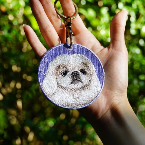 EMJOUR 両面刺繍チャーム - ペキニーズ | シミュレーション刺繍