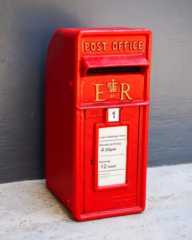 エリザベス2世女王の赤い鋳鉄製の郵便ポスト、新しい仕上げ、英国からの直接配達を事前注文する - 置物 - 金属 レッド