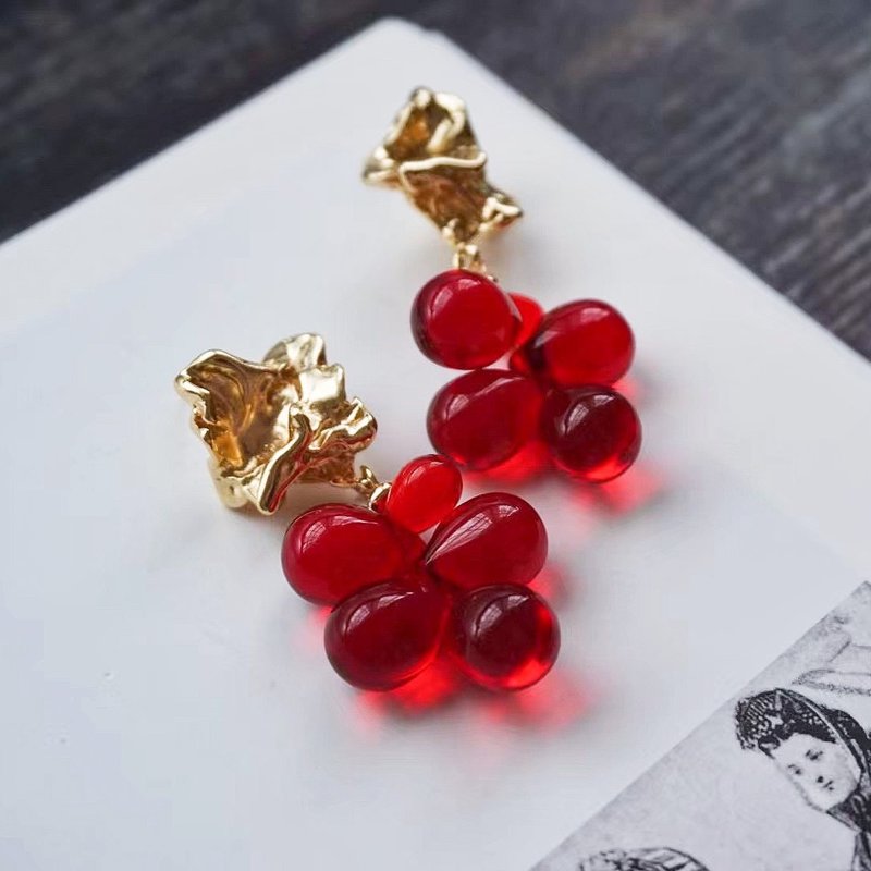 聖誕漿果新年中古風櫻桃紅手工琉璃耳環trifari風 - 耳環/耳夾 - 琉璃 