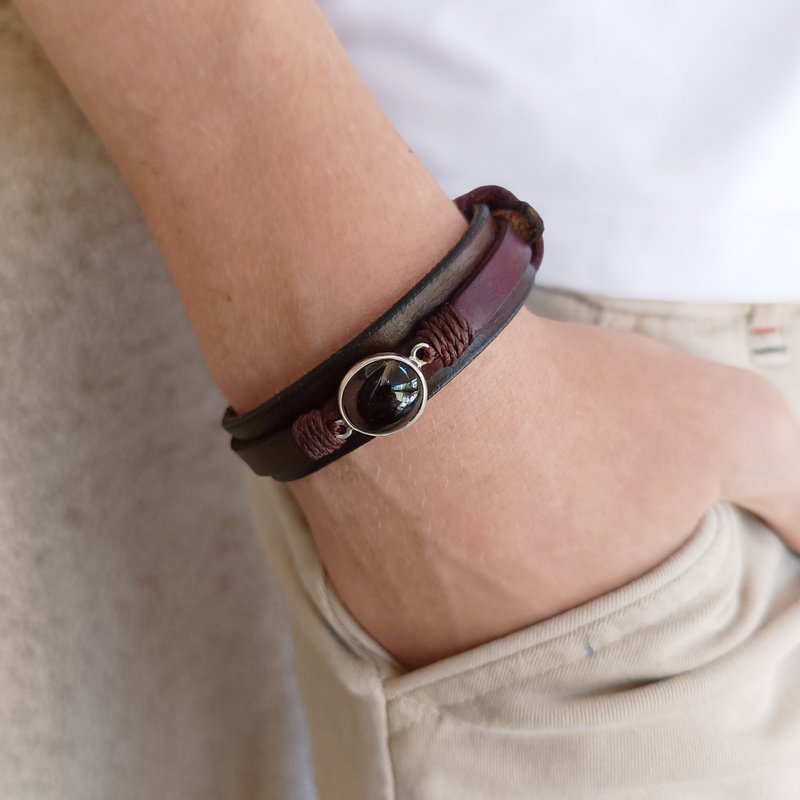 Garnet Bracelet on Sterling Silver 925 Pendant, Red Garnet Protection Stone - 手鍊/手環 - 寶石 咖啡色