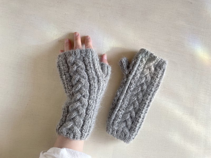 ベビーアルパカとキッドモヘアのアランハンドウォーマー・フロスティグレイ 受注生産 - 手套 - 其他材質 灰色