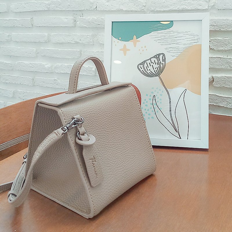 Prism Cross body bag Taupe Color