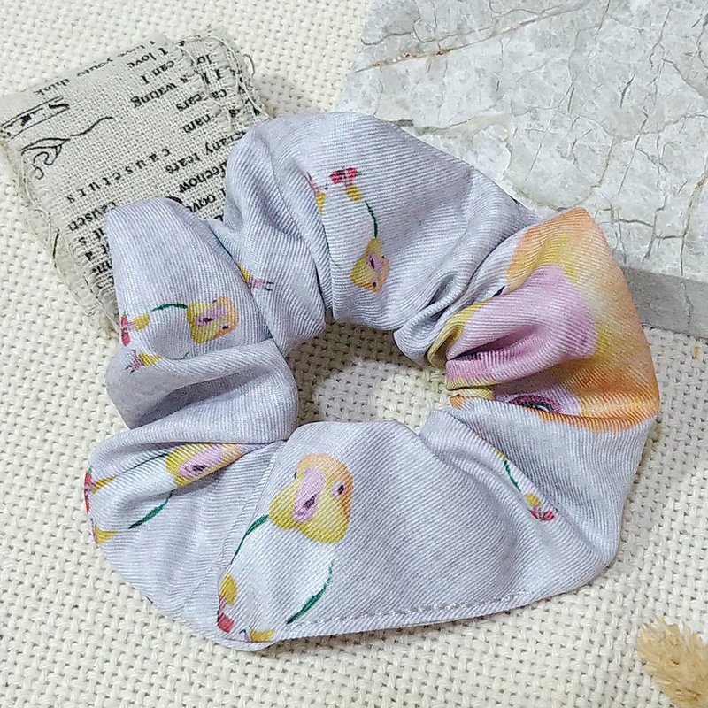 Light gray bottom- scrunchie head Keck parrot_ponytail hair band - เครื่องประดับผม - เส้นใยสังเคราะห์ 