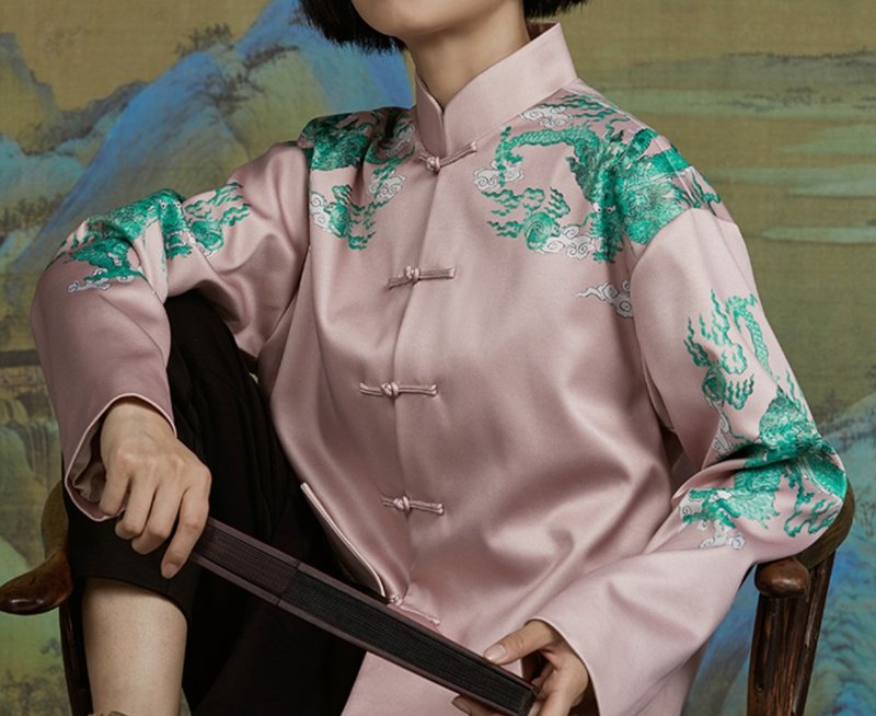 【龍翼】新中式復古 立領改良唐裝 - 女上衣/長袖上衣 - 其他材質 粉紅色