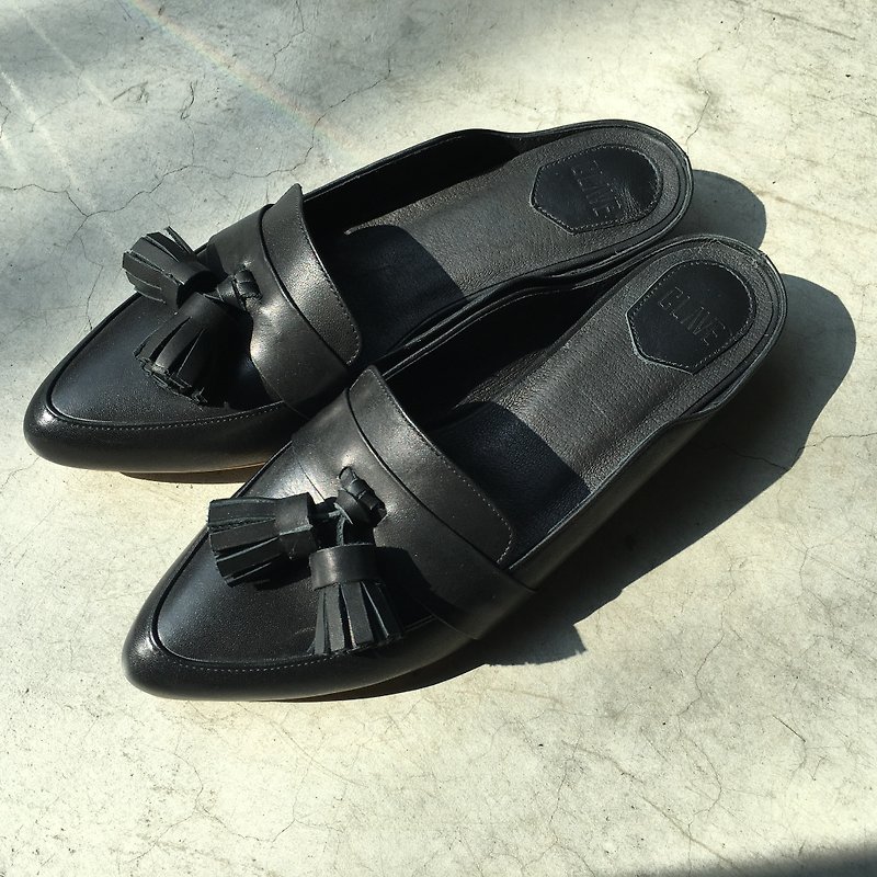 Classic Girl Series No 5 -SALLY / Black leather / Mule shoes - รองเท้าส้นสูง - หนังแท้ สีดำ