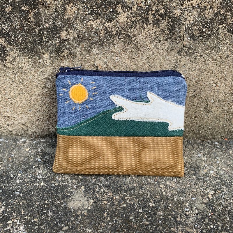 Small zipper bag-the moonset and sun rise of Xiangyangshan - กระเป๋าใส่เหรียญ - ผ้าฝ้าย/ผ้าลินิน สีนำ้ตาล