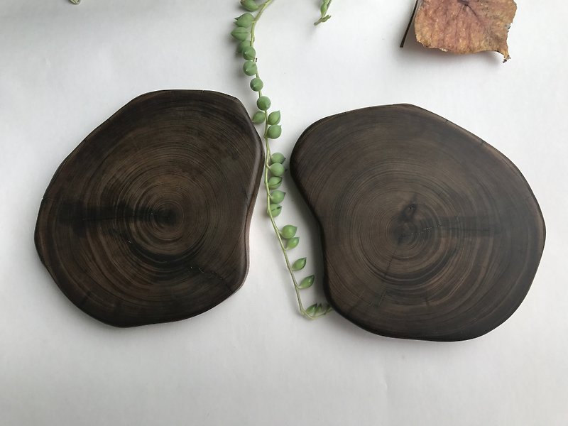 Black enamel wood coasters. Tea mats. Decoration pads. - Items for Display - Wood Black