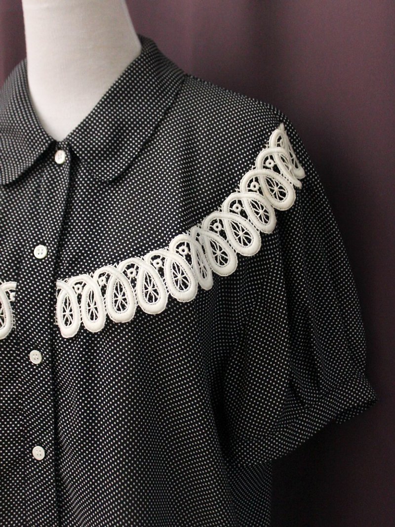 復古日本製可愛白色蕾絲剪裁點點黑色寬鬆短袖袖古著襯衫 - 恤衫 - 聚酯纖維 黑色