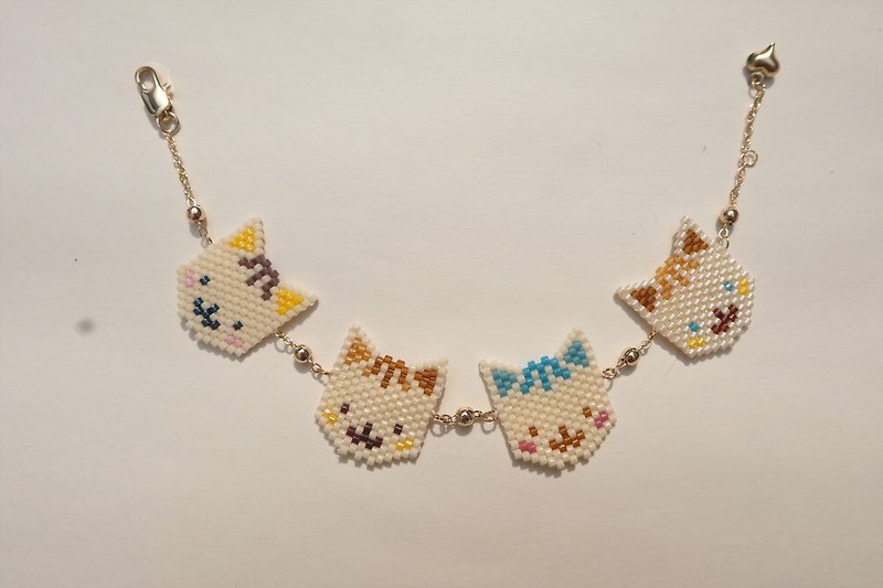 sleeping original handmade shop [My Kitty] antique bead bracelet - สร้อยข้อมือ - วัสดุอื่นๆ หลากหลายสี