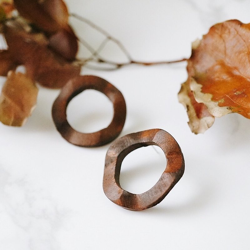 ITS-E120 [wooden earrings] good time - wave - Earrings & Clip-ons - Wood Brown