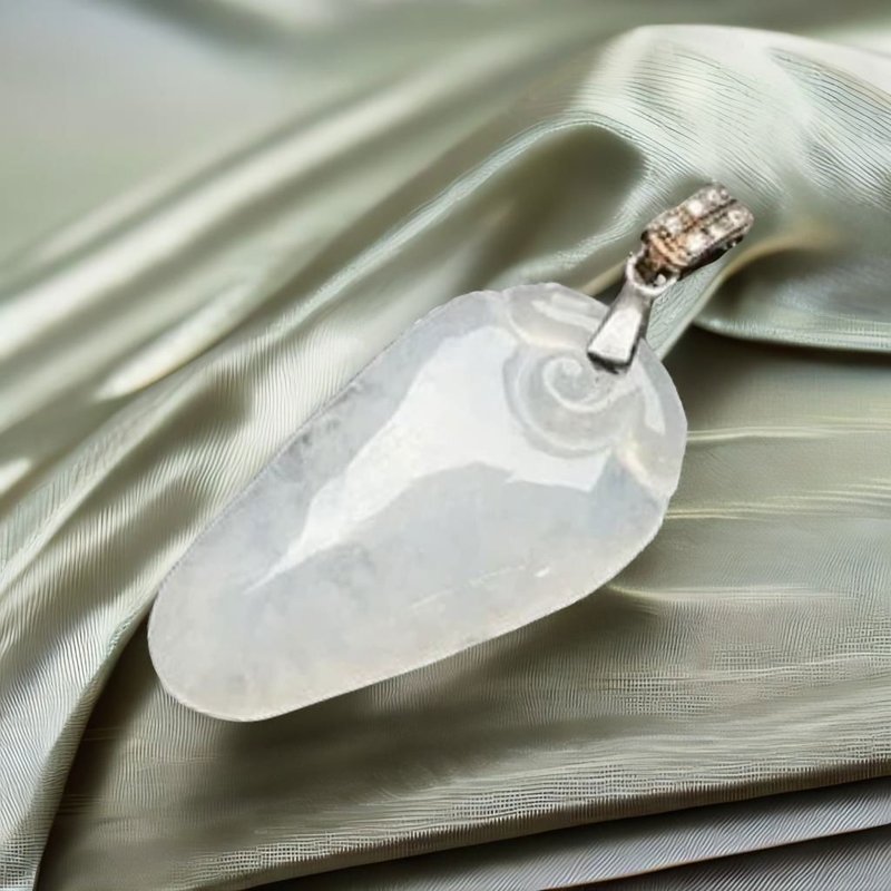 アイスジェイド氷種翡翠 福瓜モチーフ 925純銀ペンダントネックレス | 天然ミャンマー産本翡翠（A貨） | ギフト - ネックレス - 翡翠 ホワイト