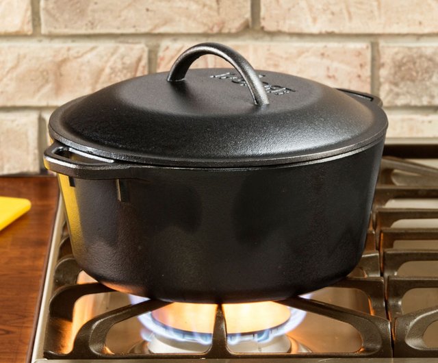 Lodge Logic Cast Iron Dutch Oven 4.7L