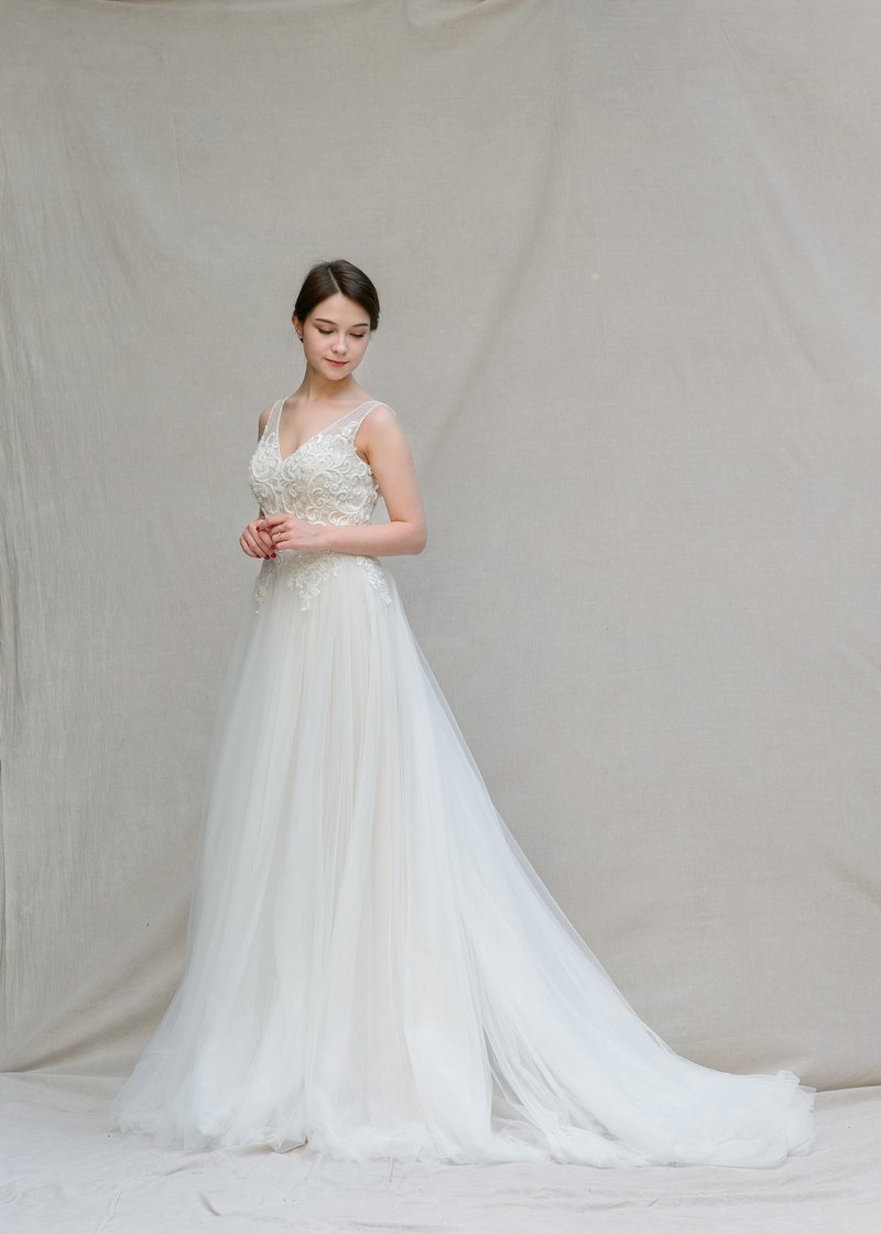 SAMPLE SALE CHANTELLE V領露背雙層紗婚紗 - 晚禮服/晚禮裙 - 聚酯纖維 